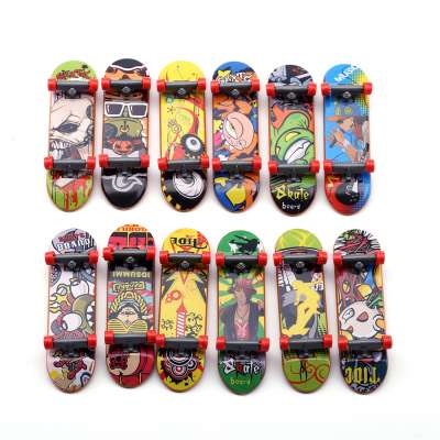 Classical Toys Finger Skateboard Hip-Hop Style Finger Scooter Fingertip Sports Scooter Toy Desktop Toys Children Gifts